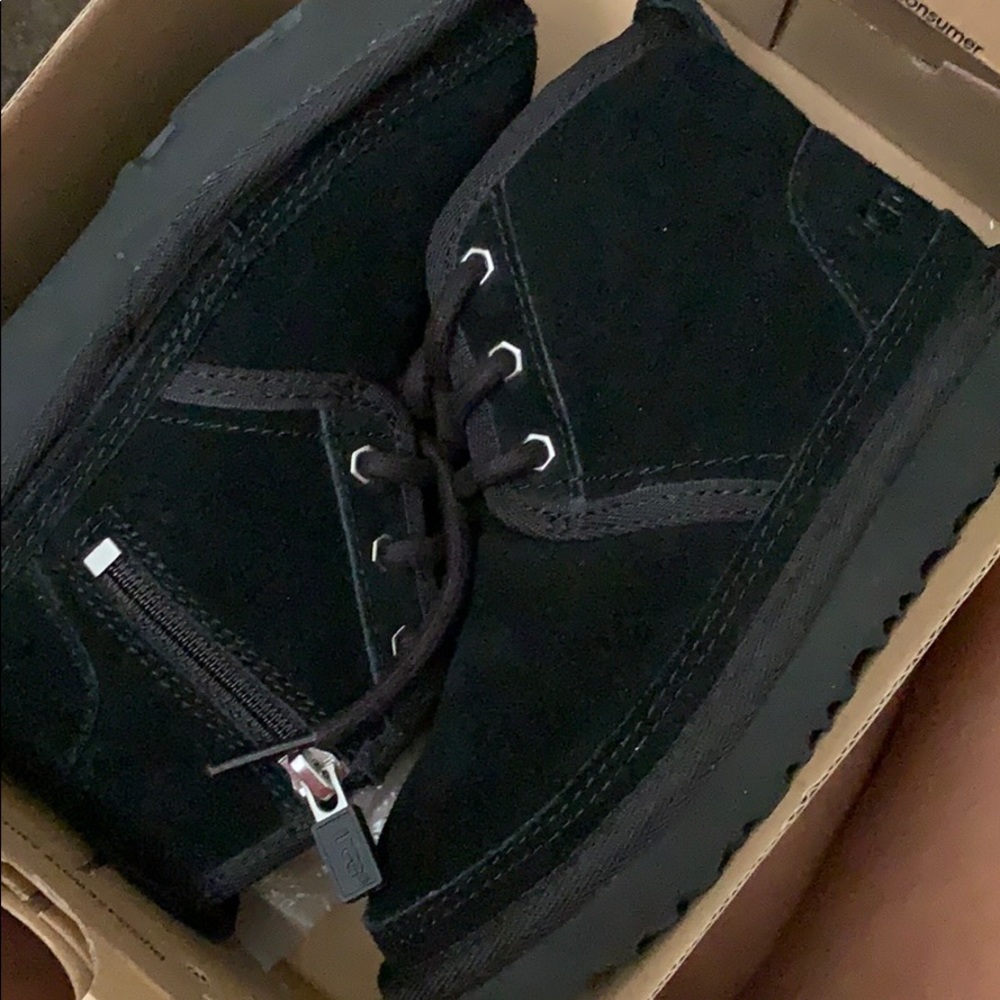 Black ugg boots